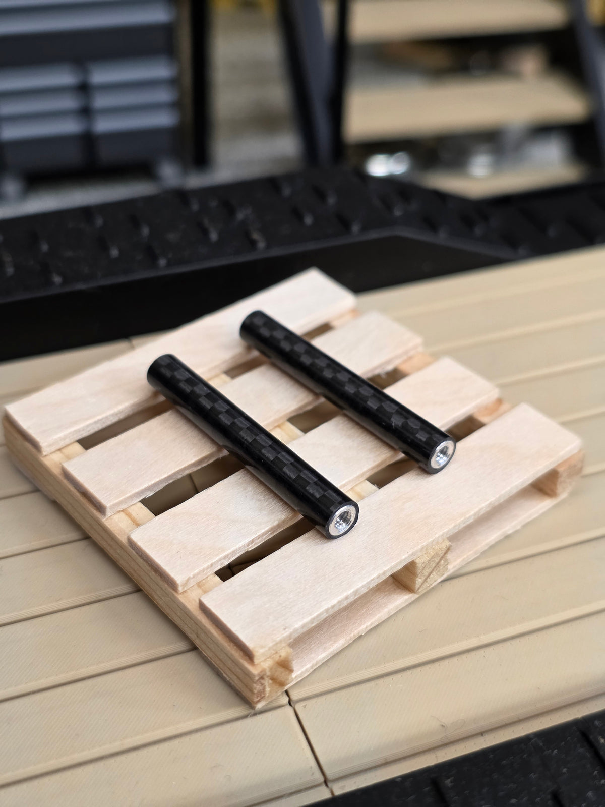 King Snake / 35mm Chassis Carbon Fiber Braces (2-Pack)