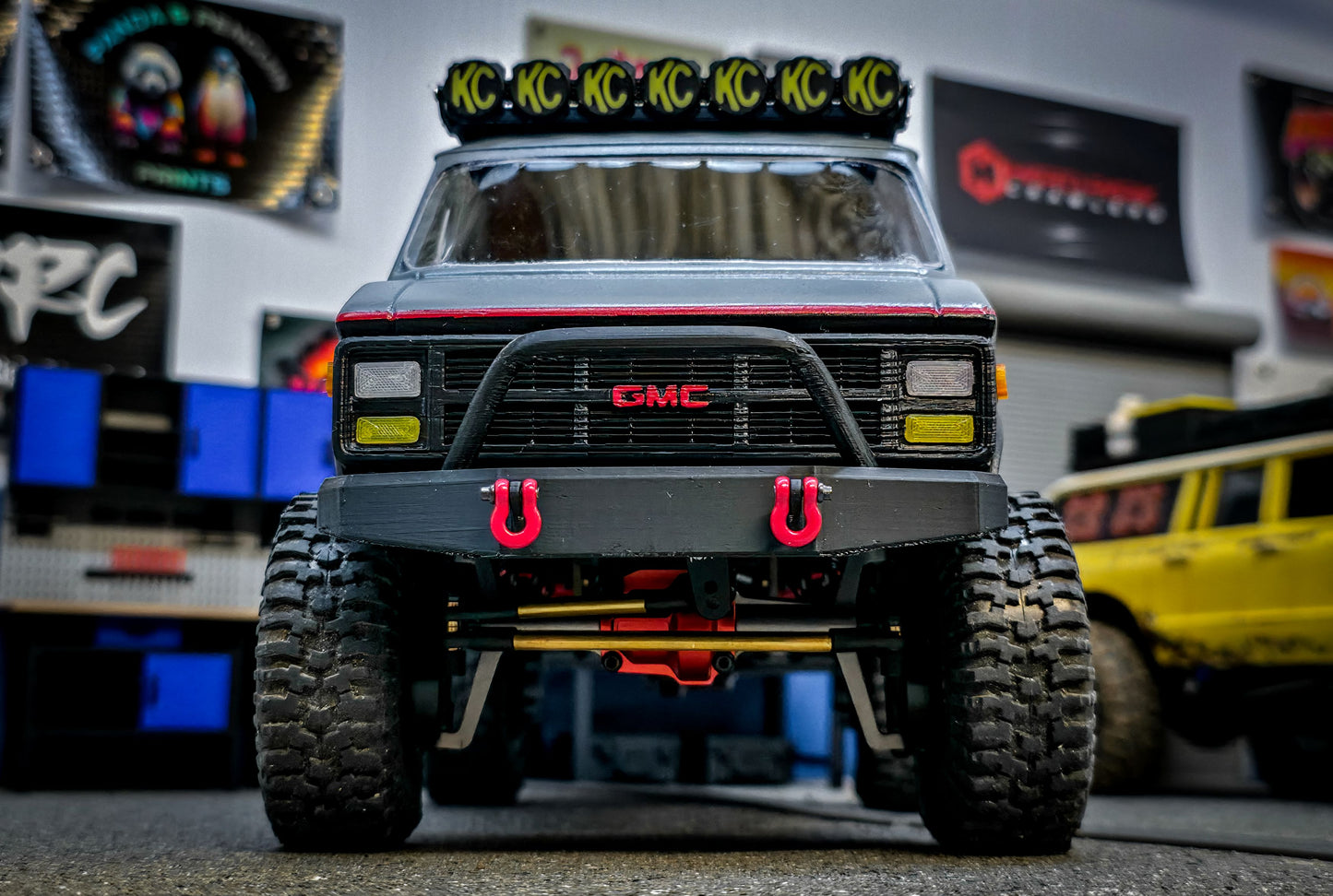 828RC Overland Style Roof Rack with Light Bar for the G-Van