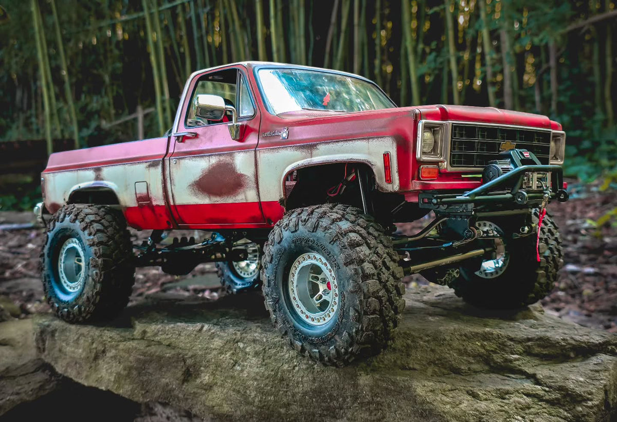 828RC VSK-10 Leafer Squarebody RC crawler