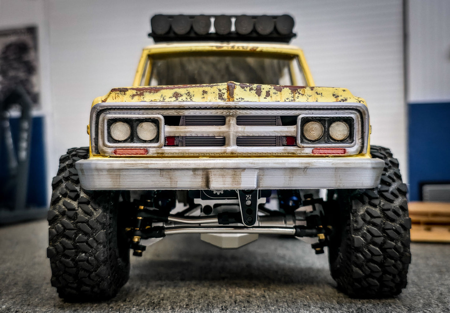 Full Length Roof Rack with Clip on Light Bar for the 828RC Burb Body
