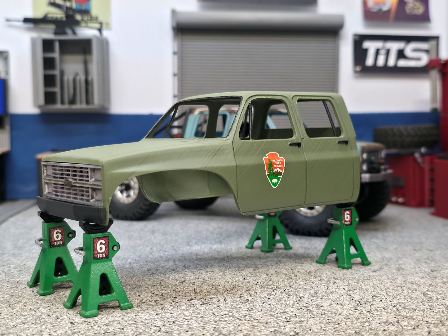828RC SCX24 Crew Cab Squarebody (*NEW 2 Bed Options)