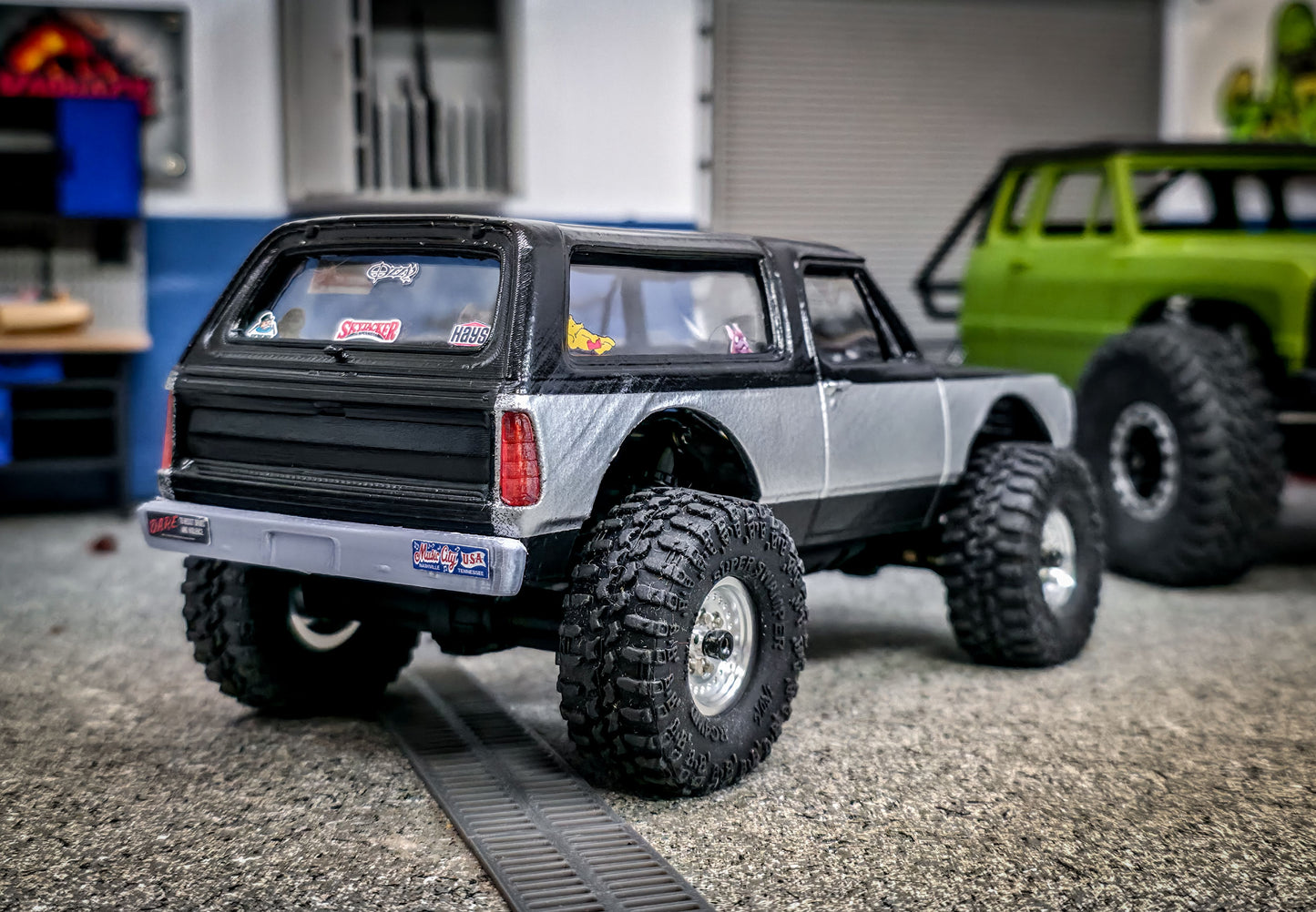 828RC RHINO Body for the Ascent 32