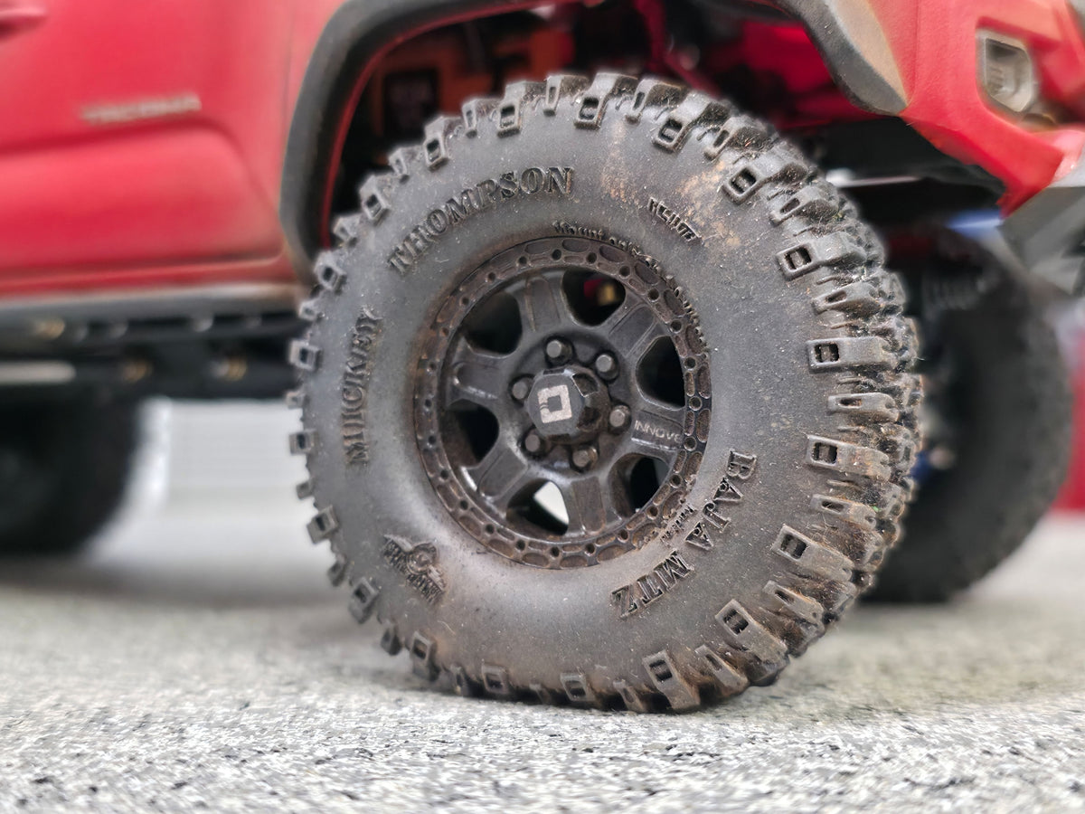 828RC Builder’s Series FCX24M Toyota Tacoma Overland Custom RTR