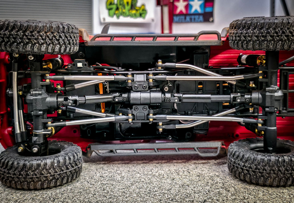 828RC Builder’s Series FCX24M Toyota Tacoma Overland Custom RTR